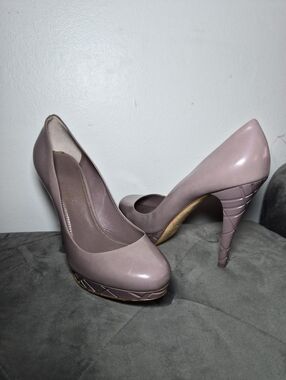 Burberry Classic Rounded Toe High Heel Pumps Size 9 Made In Italy